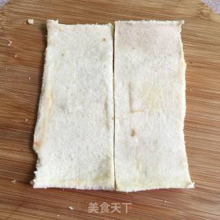 肉松香蕉吐司卷的做法步骤：3