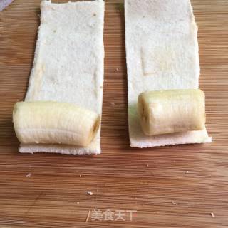 肉松香蕉吐司卷的做法步骤：5