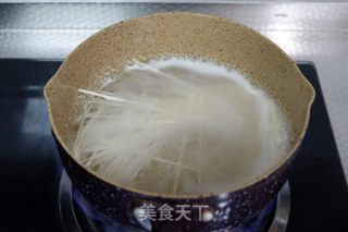 酸辣拌面的做法步骤：5