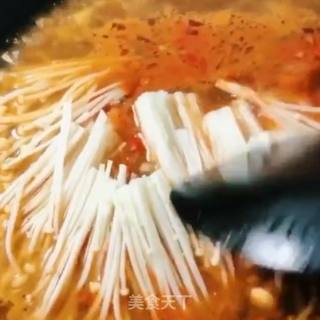 金针菇汆肥牛的做法步骤：10