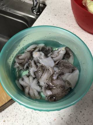 章鱼小丸子的做法步骤：1