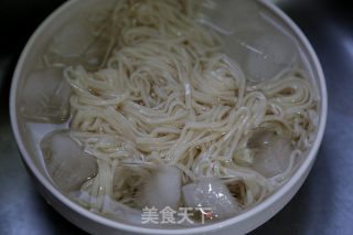 葱油面的做法步骤：12