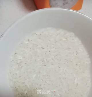 大米糕的做法步骤：1