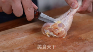 照烧鸡腿的做法步骤：1