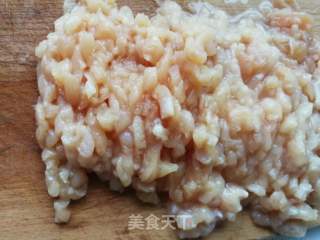 香煎鸡胸肉饼的做法步骤：2