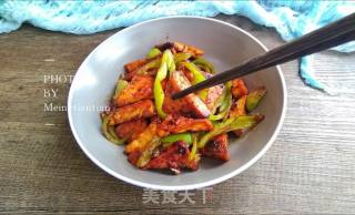 香辣酱尖椒炒豆腐的做法步骤：12
