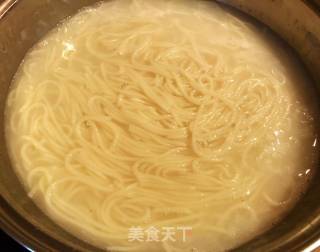 肉酱时蔬米线的做法步骤：3