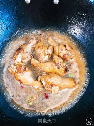 吮手指的美食“红烧鸡翅根”的做法步骤：8