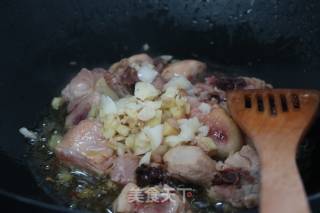 蘑菇烧鸡腿的做法步骤：4
