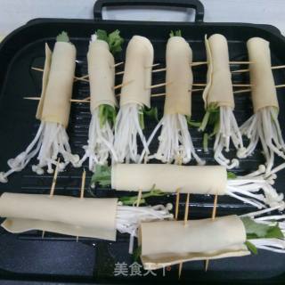 煎豆腐皮金针菇的做法步骤：7