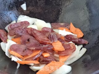 腊味洋葱的做法步骤：7