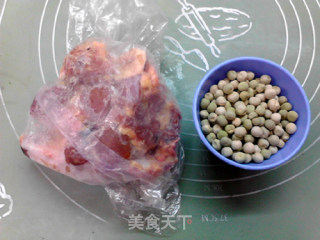 豌豆蒸鸡的做法步骤：1