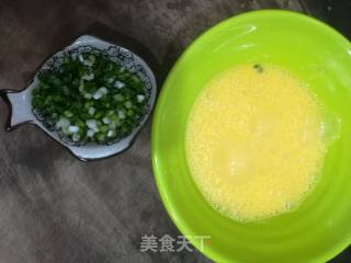 木耳炒鸡蛋的做法步骤：2