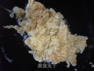 木耳炒鸡蛋的做法步骤：3