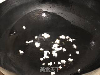 蒜苔炒肉的做法步骤：2