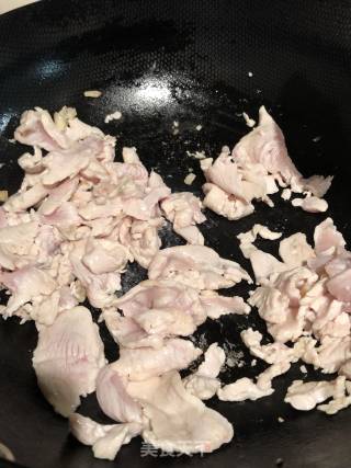 蒜苔炒肉的做法步骤：3