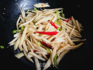 夏日懒人餐:素炒茭白的做法步骤：12
