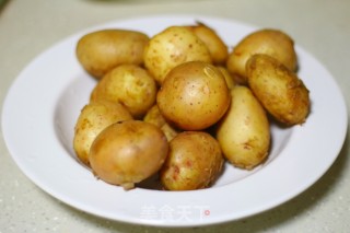 煎椒盐孜然土豆的做法步骤：4