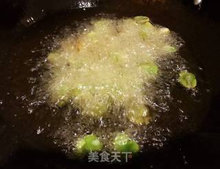 酥炸蚕豆的做法步骤：4