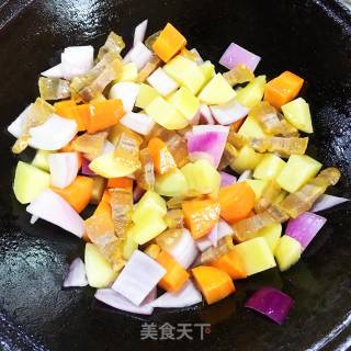土豆焖饭的做法步骤：9