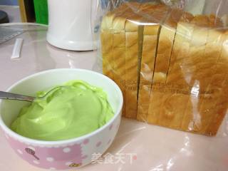 酸奶牛油果夹心面包的做法步骤：2