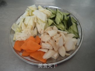 西红柿杂蔬汤的做法步骤：3