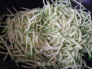 清炒嫩南瓜的做法步骤：3