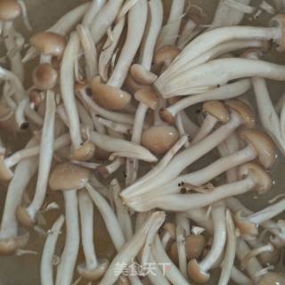 素炒真姬菇的做法步骤：2