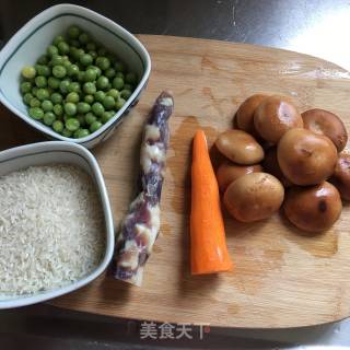腊肠青豆焖饭的做法步骤：1