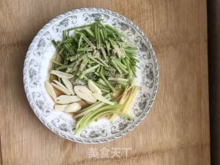 芫爆鸡条的做法步骤：4