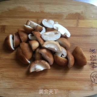 双菇炒肉片的做法步骤：3