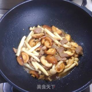 双菇炒肉片的做法步骤：9