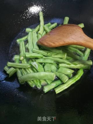 四月豆的做法步骤：2