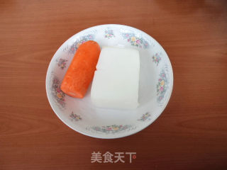 胡萝卜炒焖子的做法步骤：1