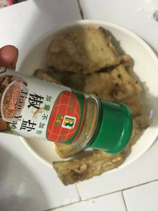 香酥椒盐鱼块的做法步骤：13