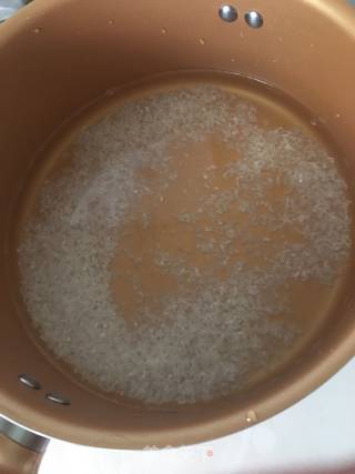 皮蛋瘦肉粥的做法步骤：1