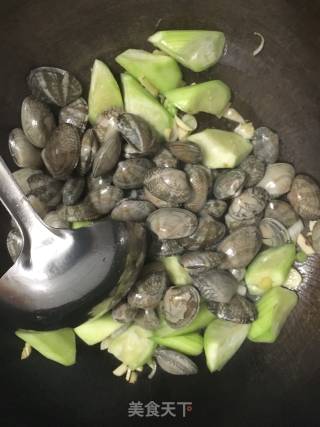 蛤蜊丝瓜汤的做法步骤：5