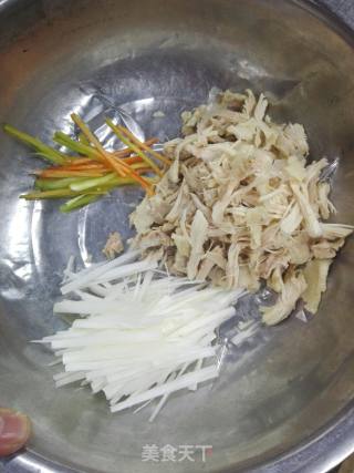 凉拌手撕鸡的做法步骤：3