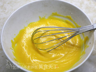 黄金南瓜戚风蛋糕的做法步骤：3