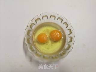 鸡蛋炸酱面的做法步骤：2