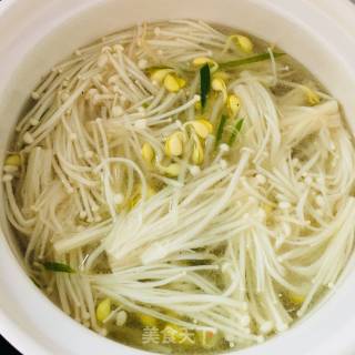 金针菇豆芽肥羊汤的做法步骤：6