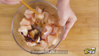 薯片鸡米花的做法步骤：2