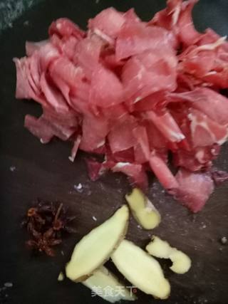 牛肉面的做法步骤：1