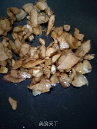 洋葱甜椒白菜炒回锅肉的做法步骤：4