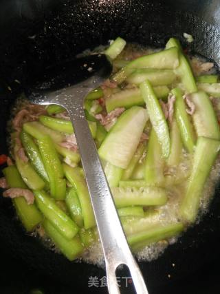 丝瓜炒肉丝的做法步骤：5