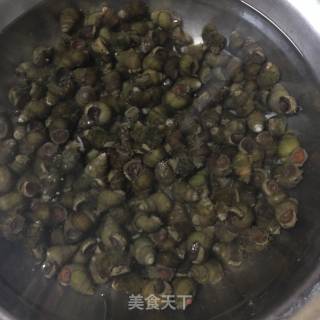 炒田螺的做法步骤：1