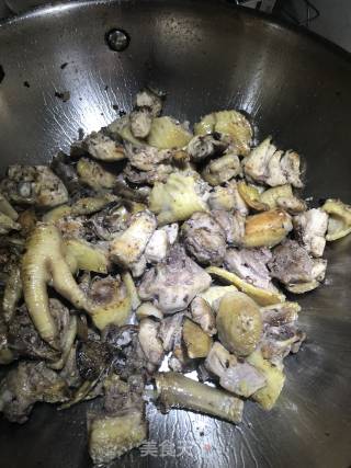 小鸡炖蘑菇的做法步骤：4