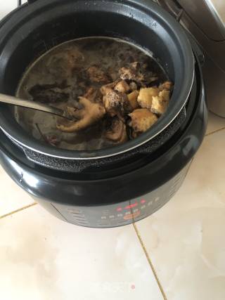 小鸡炖蘑菇的做法步骤：5