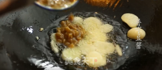 潮音潮人：普宁豆酱炒小白菜的做法步骤：2
