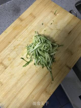 柠檬鸡爪凉面的做法步骤：3